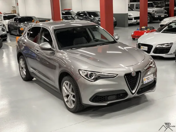 Alfa Romeo Stelvio Q4 280cv 04