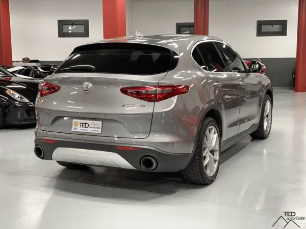 Alfa Romeo Stelvio Q4 280cv 06