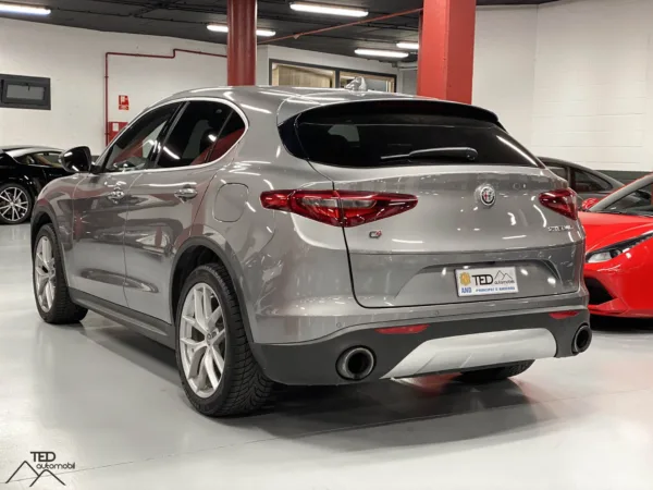 Alfa Romeo Stelvio Q4 280cv 08