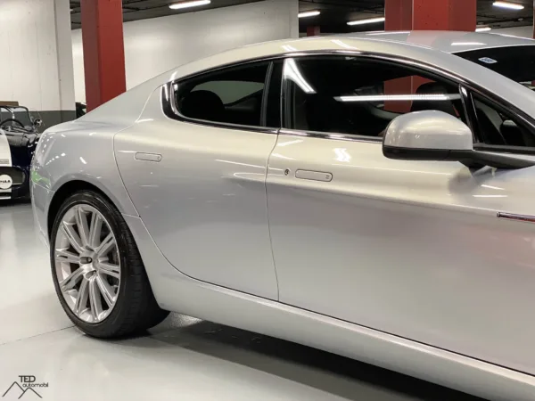 Aston Martin Rapide V12 477cv 08