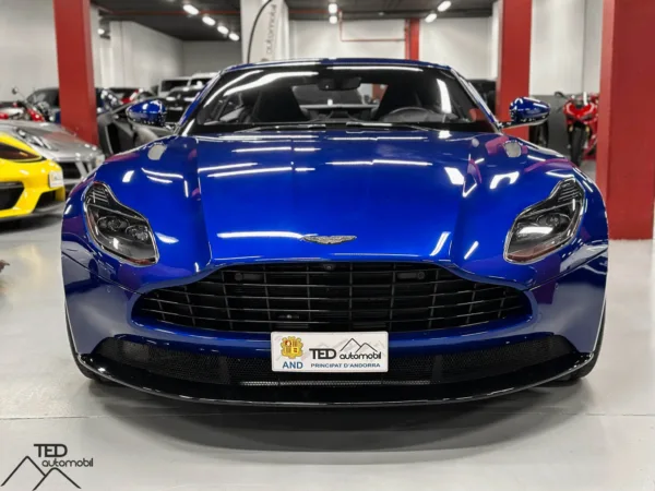 Aston Martin DB11 510cv 02