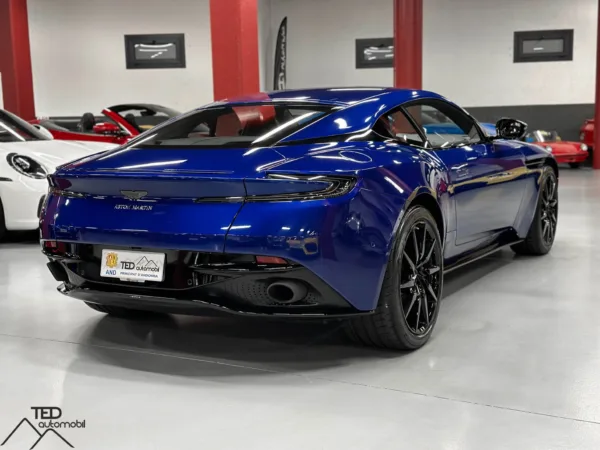 Aston Martin DB11 510cv 07