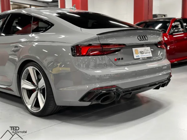 Audi RS5 Sportback 450cv Gris Nardo 12